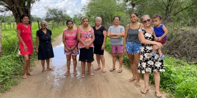 Moradores do Sítio Passagem Rasa, na zona rural de Juazeiro do Norte