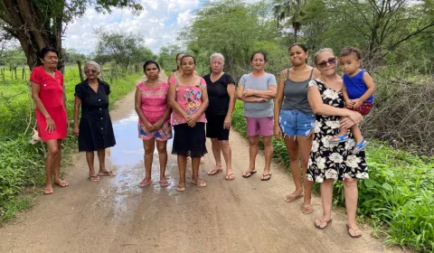 Moradores do Sítio Passagem Rasa, na zona rural de Juazeiro do Norte