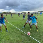 Atletas do clube Guarani de Juazeiro treinando.