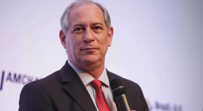 Ex-governador Ciro Gomes