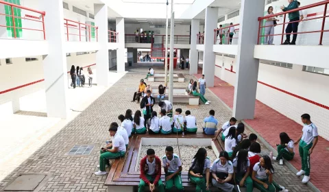 pátio da nova escola de tempo integral em missão velha.