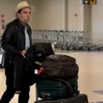 Imagem mostra Pedro Lobo desembarcando no Aeroporto de Juazeiro do Norte em outra ocasião.