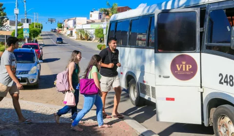 A medida deverá retirar da fila cerca de 92 universitários que aguardam vagas para usar o transporte universitário em Várzea Alegre