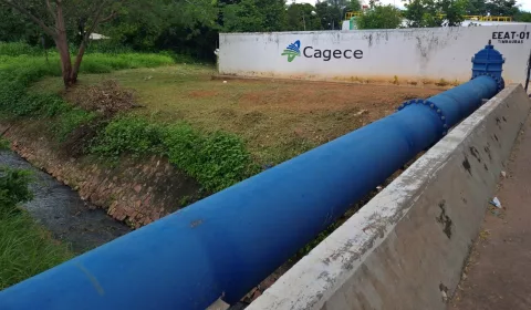 Estação elevatória opera próxima a canal de drenagem tomado por esgoto no Parque das Timbaúbas, em Juazeiro do Norte | Foto: Rogério Brito/ M1