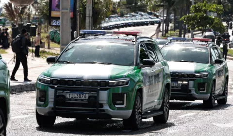 Viatura modelo Jeep Commander da PMCE