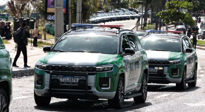 Viatura modelo Jeep Commander da PMCE