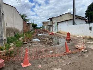 oBRAS DE SANEMANETO E DRENAGEM NA vILA tRÊS mARIAS