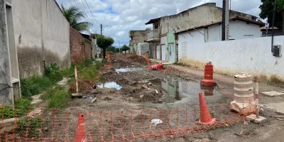 oBRAS DE SANEMANETO E DRENAGEM NA vILA tRÊS mARIAS
