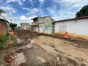 Rua João Antônio de Araújo, localizada no bairro Vila Três Marias, em Juazeiro do Norte