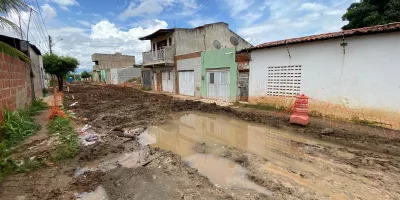 Rua João Antônio de Araújo, localizada no bairro Vila Três Marias, em Juazeiro do Norte