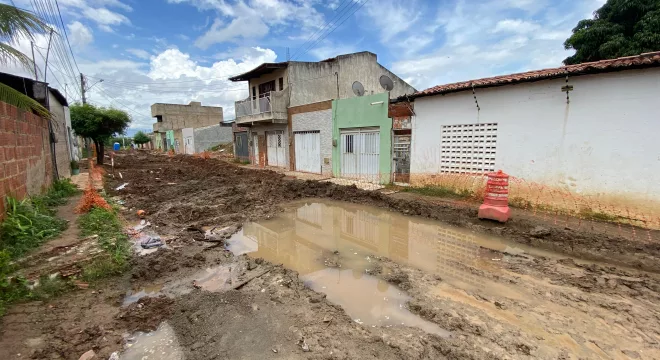 Rua João Antônio de Araújo, localizada no bairro Vila Três Marias, em Juazeiro do Norte