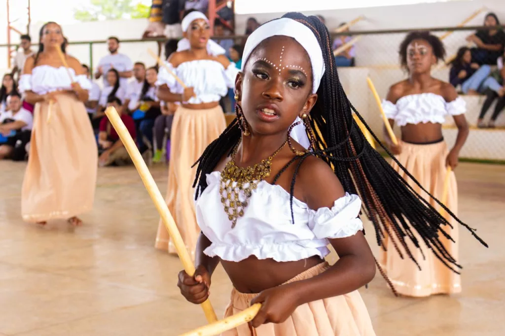 Apresentação artística durante a realização do Projeto VER-SUS, em Salitre.