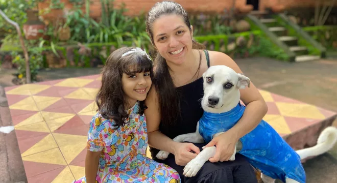 Tutoras com Epitácio, cachorro arrastado por correnteza em Juazeiro do Norte.