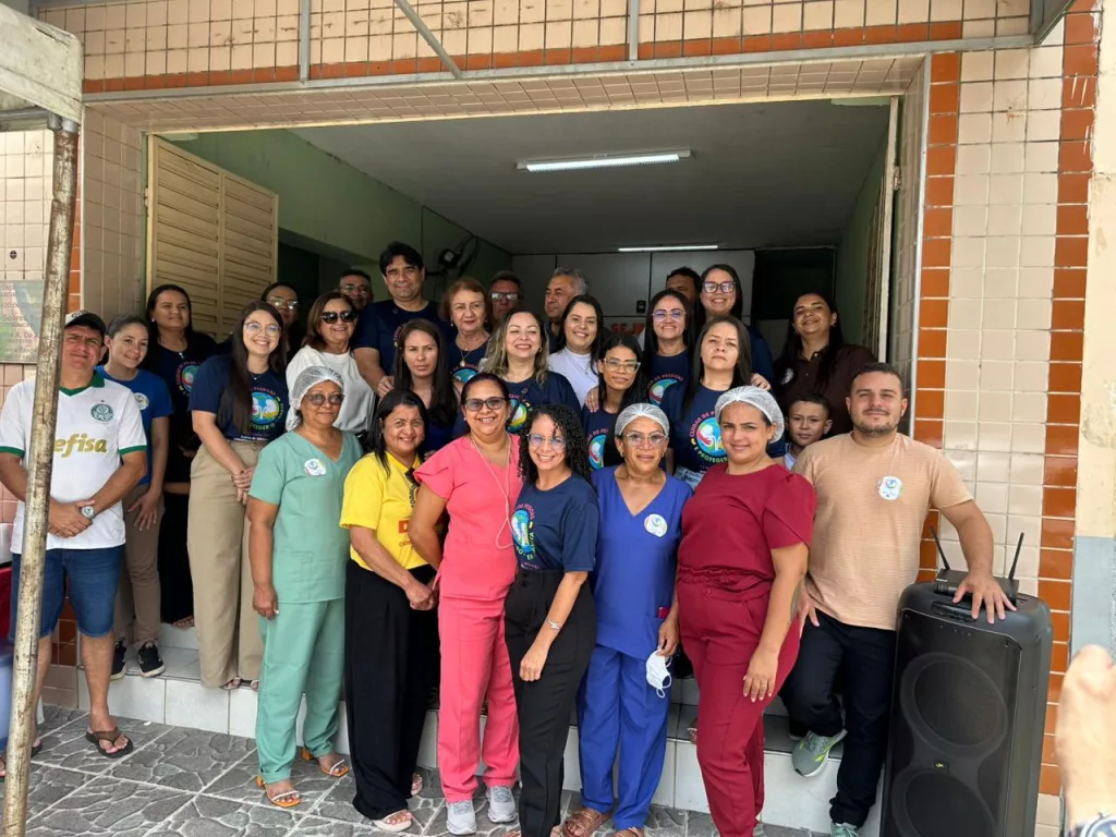 profissionais em evento do dia do rim, em jardim