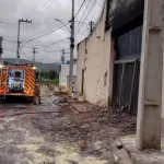 Incêndio atinge fábrica de velas no bairro Salesianos, em Juazeiro do Norte