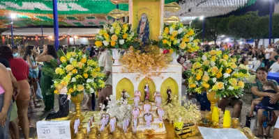 Bolo em homenagem aos romeiros vítimas de um acidente após participação na romaria de Nossa Senhora das Candeias, em Juazeiro do Norte.