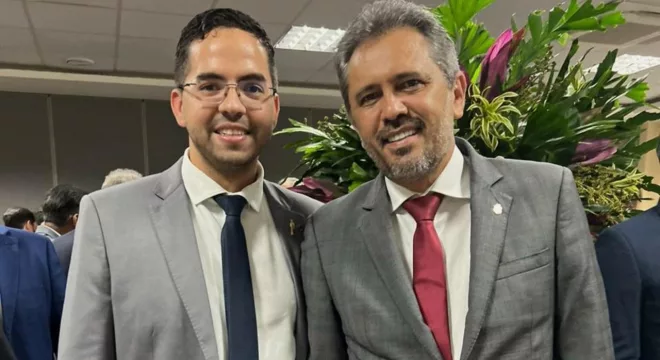 Deputado Davi de Raimundão e o governador Elmano de Freitas | Foto: Divulgação