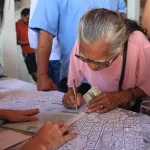 Mais de 70 famílias da zona rural receberam títulos de terra nesta sexta-feira (27), em Juazeiro do Norte