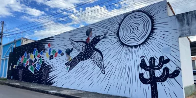 Intercâmbio cultural entre Brasil e França leva xilogravura a espaços urbanos de Juazeiro do Norte