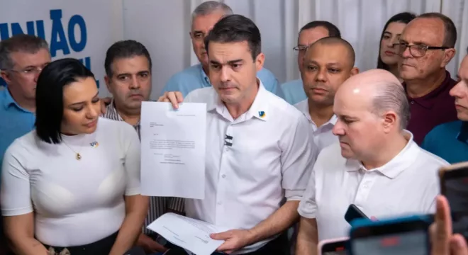 Capitão Wagner apresentou um documento confirmando que assumirá a presidência estadual da federação | Foto: reprodução