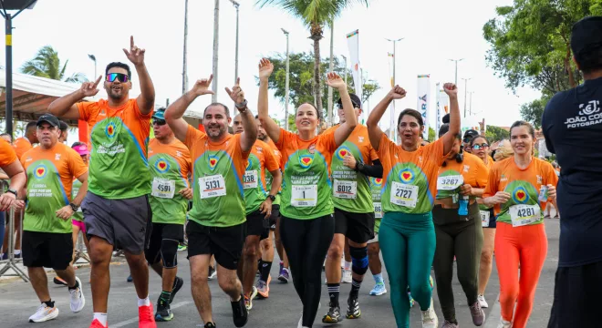 corredores durante a corrida do programa ceará sem fome