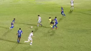 Lance polêmico ocorreu aos 49 minutos do segundo tempo
