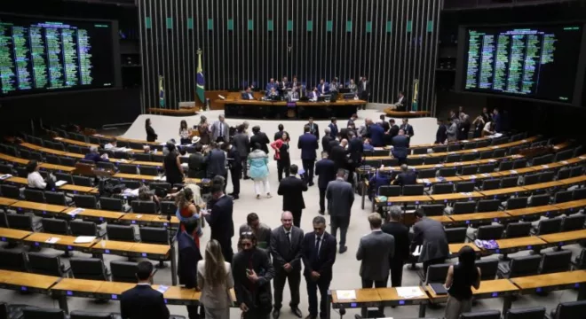 Deputados na votação em Plenário nesta quarta-feira