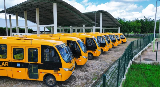 Ao todo, a prefeitura informou que investiu mais de R$ 5 milhões na aquisição dos veículos | Foto: Prefeitura de Farias Brito