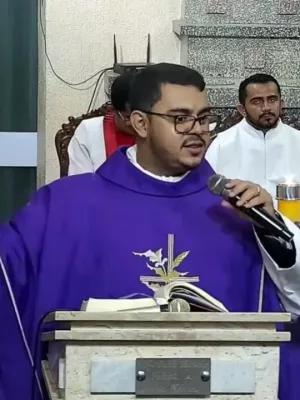 padre Cícero da Silva, vigário da Paróquia de São Raimundo Nonato, em Várzea Alegre