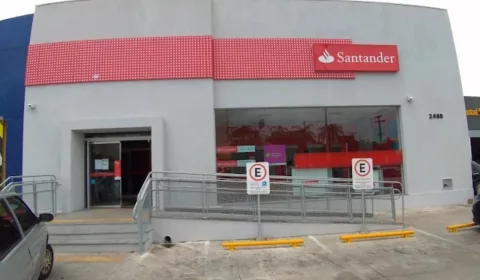 Agência do Banco Santander em Juazeiro do Norte.