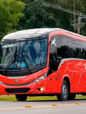 Ônibus Marcopolo Viaggio G8 900, com capacidade para 48 passageiros | Foto: Marcopolo/ Divulgação