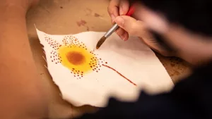 Arte desenvolvida em oficina em residência artística