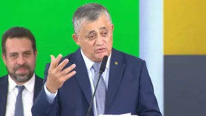 José Guimarães toma posse como ministro-chefe da Secretaria de Relações Institucionais (SRI)