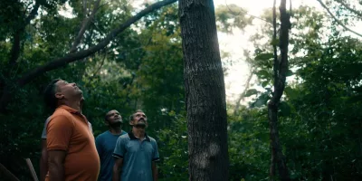 registro de gravações do filme o cio da terra, que documenta a festa do pau da bandeira, em barbalha