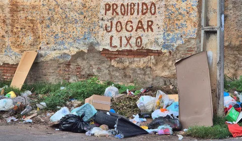 Ponto de descarte irregular de resíduos no bairro Antônio Vieira, em Juazeiro do Norte