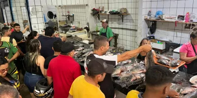 movimento no mercado do peixe, em juazeiro do norte