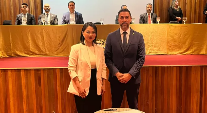 Mayla Akemi e Antônio Franco, durante cerimônia de posse na delegacia da policia federal em juazeiro do norte