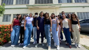 Entre as principais queixas estão a carência de professores efetivos e falta de infraestrutura de laboratórios e biblioteca.