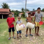 crianças da banda cabaçal em barbalha