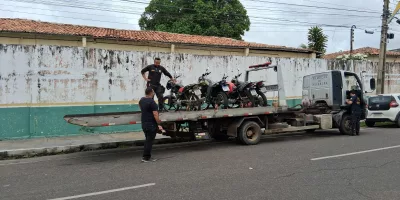 agentes do demutran de juazeiro do norte durante blitz