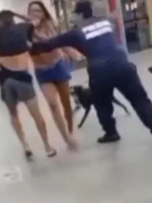 O caso ganhou repercussão após um vídeo que mostra os policiais intervindo numa briga entre um homem e uma mulher com o uso de golpes de cassetete.