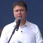 Camilo Santana se emocionou ao anunciar sua saída do comando do Ministério da Educação (MEC) | Foto: Reprodução/ TV gov